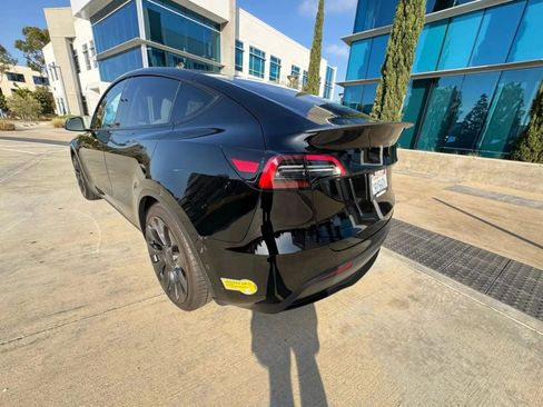 Used 2023 Tesla Model Y Performance AWD/4WD image 6