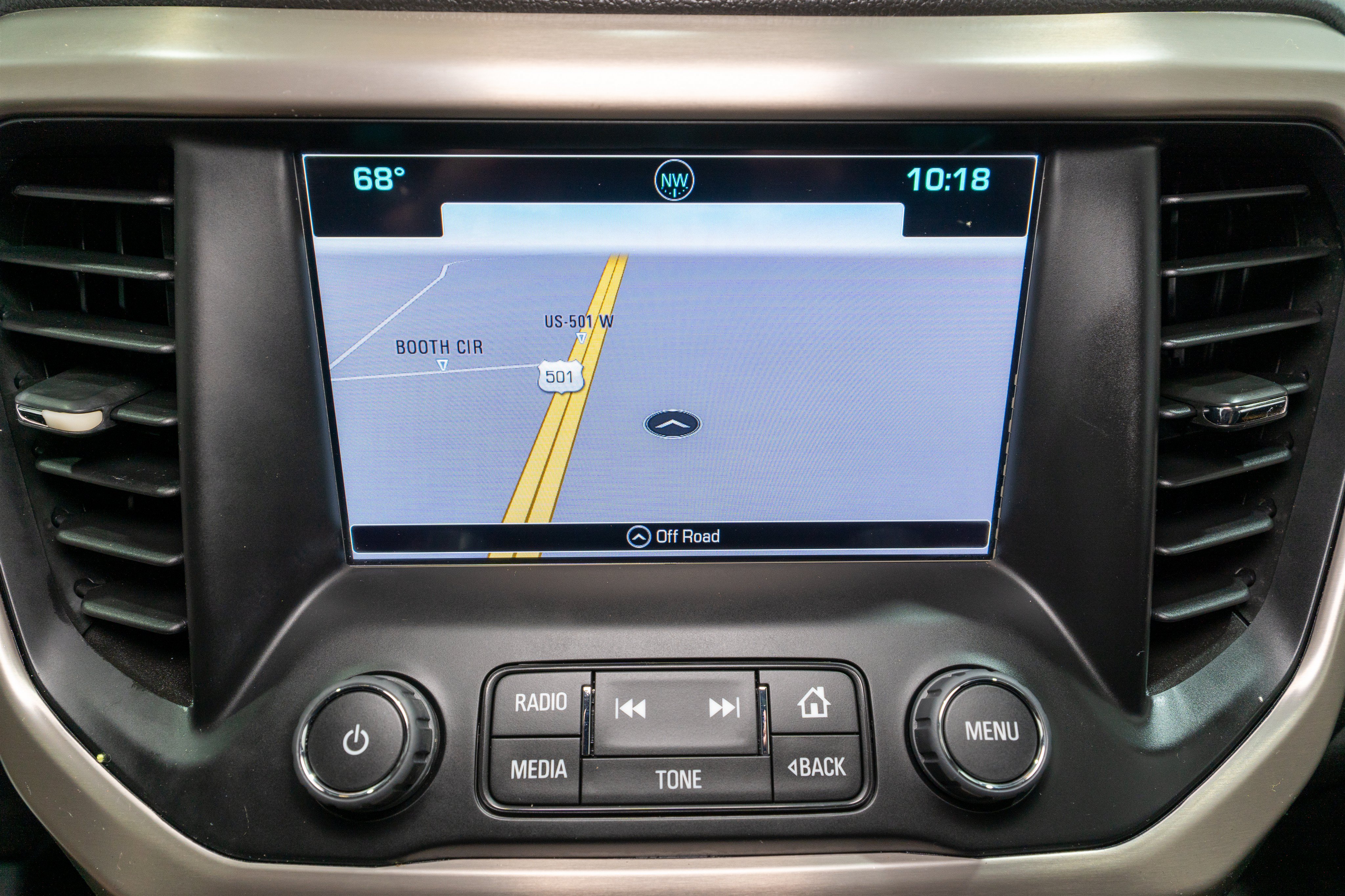 Used 2017 GMC Acadia Denali w/ Technology Package FWD image 18