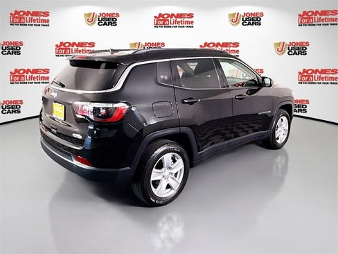 Used 2022 Jeep Compass Latitude image 16