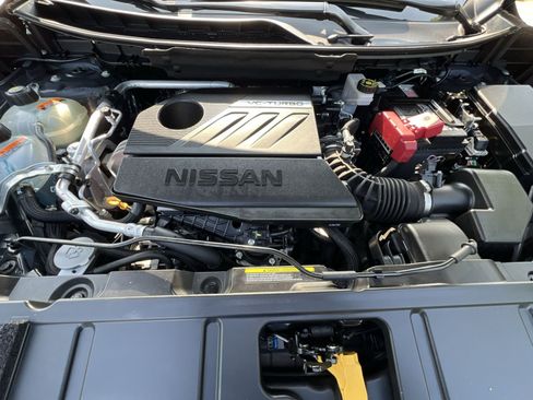 Used 2024 Nissan Rogue SV AWD/4WD image 38