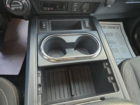 Used 2018 Nissan Titan XD image 68