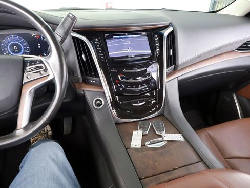 Used 2016 Cadillac Escalade ESV Premium AWD/4WD image 51