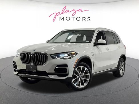 Certified 2023 BMW X5 xDrive45e w/ Climate Comfort Package AWD/4WD image 2
