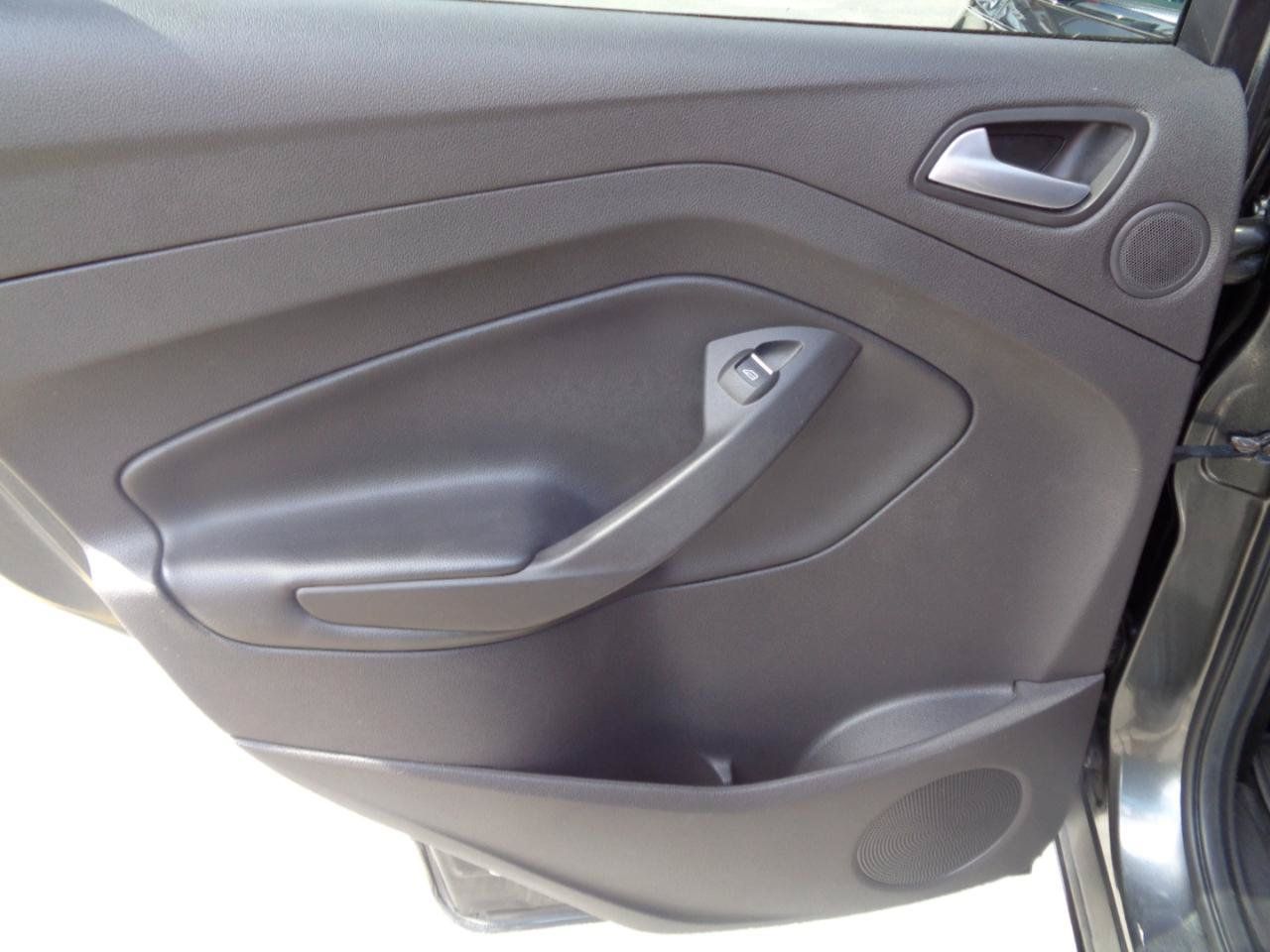 Used 2017 Ford Escape Titanium AWD/4WD image 23