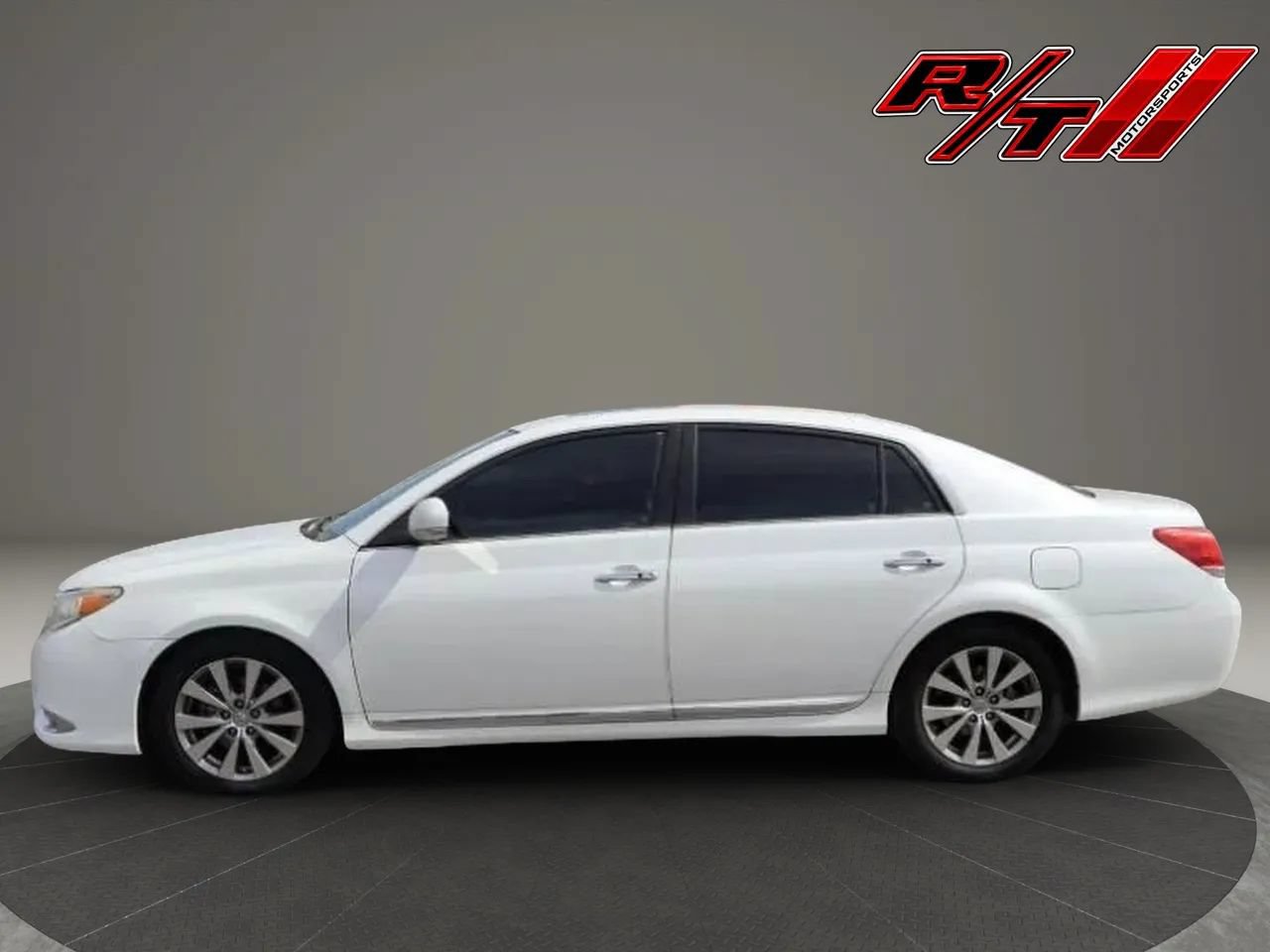 Used 2011 Toyota Avalon Limited FWD image 4