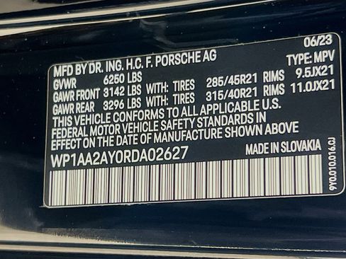 Used 2024 Porsche Cayenne image 34