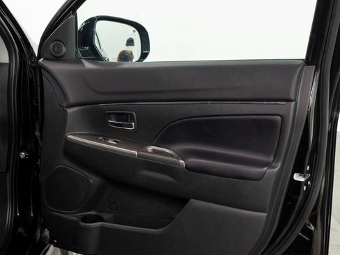 Used 2024 Mitsubishi Outlander Sport SE image 12