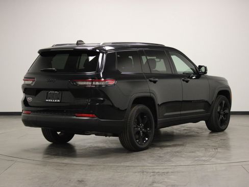 Used 2023 Jeep Grand Cherokee L Laredo RWD image 8
