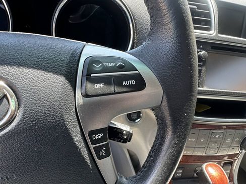 Used 2013 Toyota Highlander Limited AWD/4WD image 16