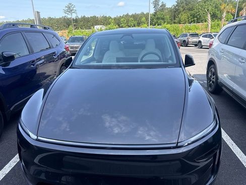 Used 2026 Tesla Model Y 2WD image 3