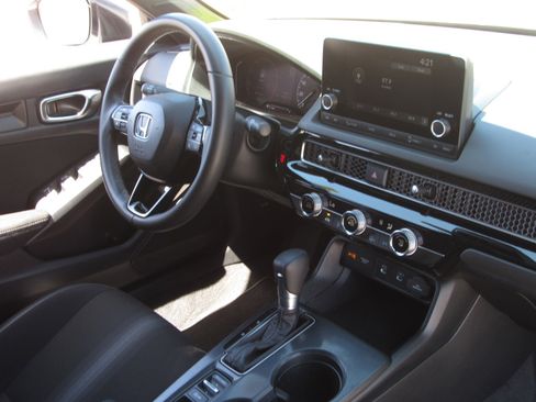 Certified 2025 Honda Civic Sport image 9