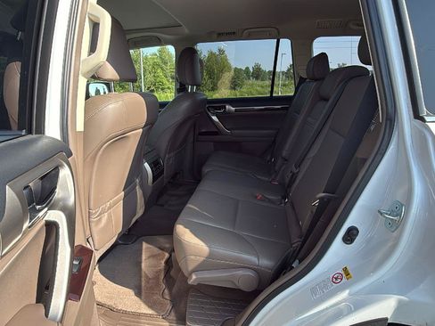 Used 2017 Lexus GX 460 Premium w/ Premium Package AWD/4WD image 24