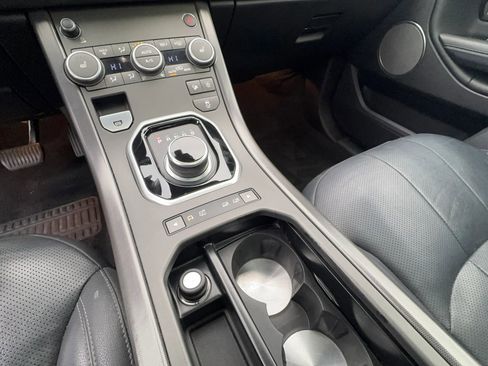 Used 2018 Land Rover Range Rover Evoque SE Premium image 26