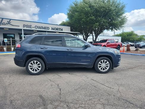 Used 2021 Jeep Cherokee Latitude image 2
