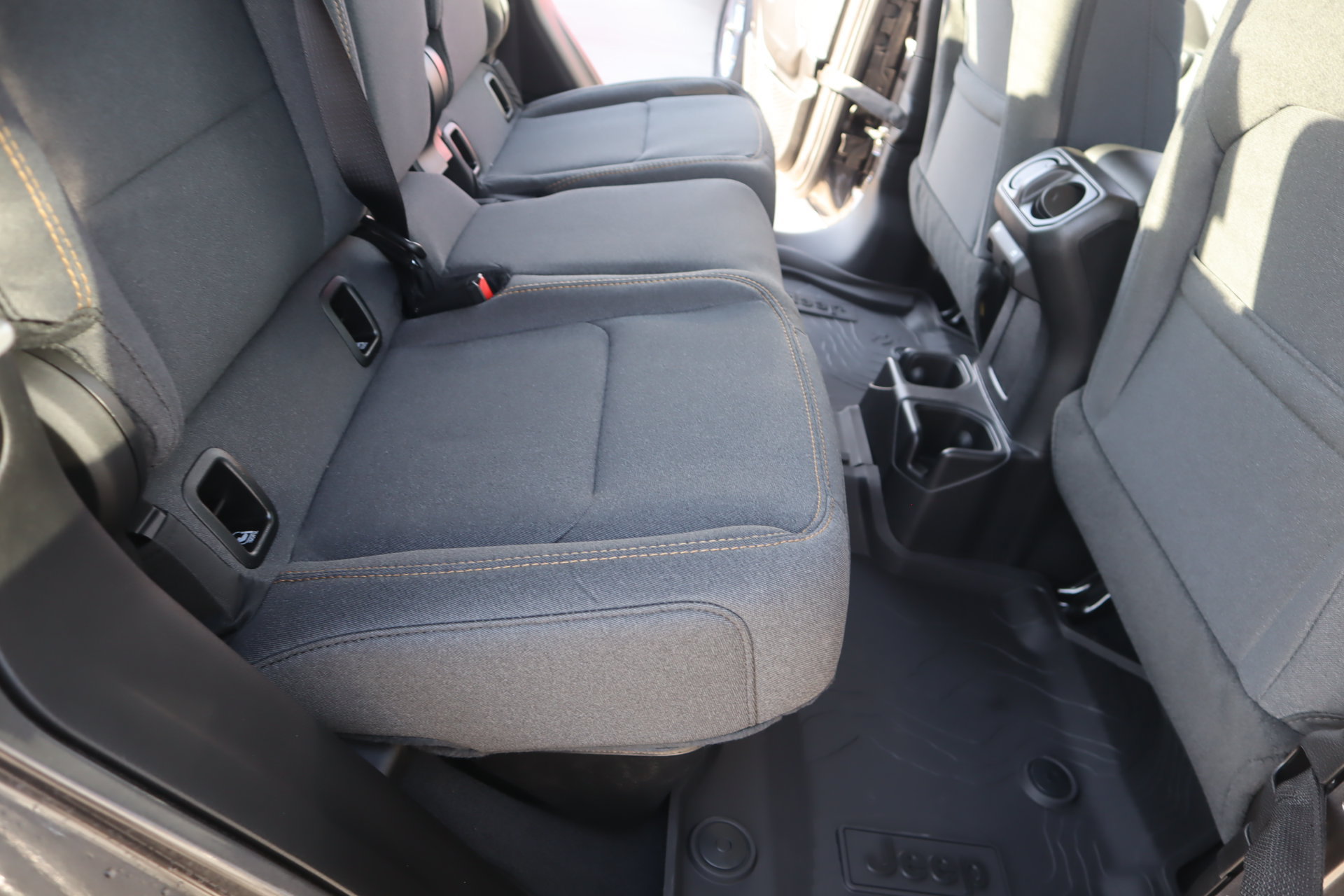 New 2026 Jeep Gladiator Sport AWD/4WD image 13