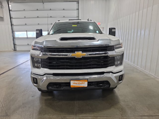 Used 2024 Chevrolet Silverado 3500 LT w/ All Star Edition AWD/4WD image 3