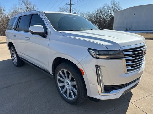 Used 2024 Cadillac Escalade Premium Luxury Platinum image 7