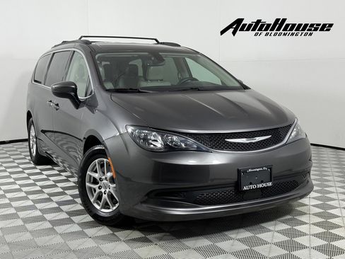 Used 2021 Chrysler Voyager Lxi FWD image 1
