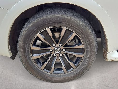 Used 2019 Nissan Armada Platinum w/ Captain's Chairs Package RWD image 11