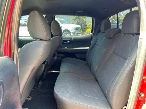 Used 2016 Toyota Tacoma TRD Off-Road w/ Towing Package RWD image 10