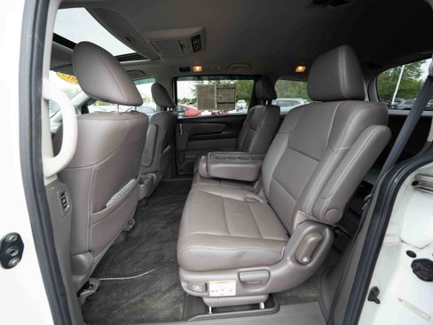 Used 2013 Honda Odyssey Touring image 24