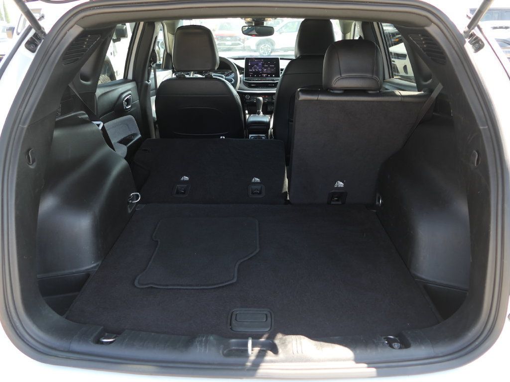 Used 2024 Jeep Compass Latitude AWD/4WD image 21