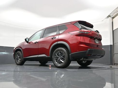 Used 2026 Nissan Rogue S FWD image 23
