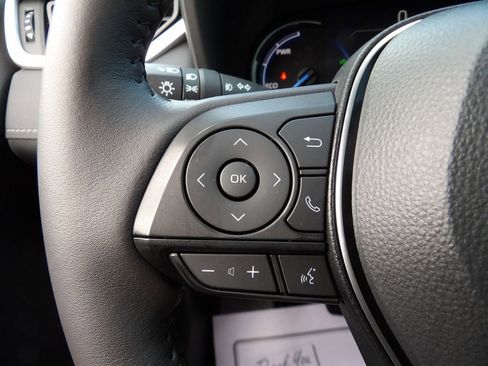 Used 2024 Toyota RAV4 XLE Premium image 17