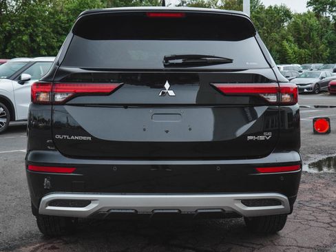 New 2025 Mitsubishi Outlander SE image 6