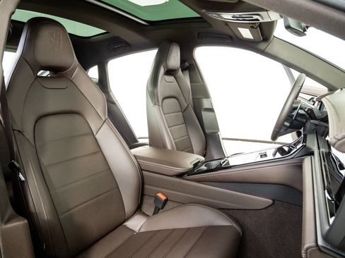 New 2026 Porsche Panamera 4 image 24