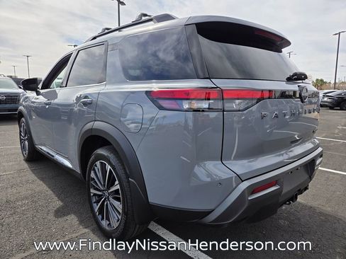 New 2026 Nissan Pathfinder Platinum image 3