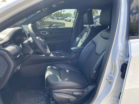 New 2025 Jeep Compass Latitude w/ Altitude Special Edition image 15