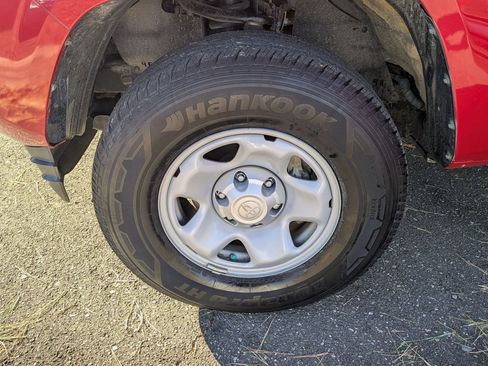 Used 2018 Toyota Tacoma SR image 25