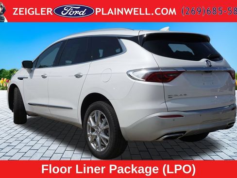 Used 2024 Buick Enclave Essence w/ Experience Buick Package AWD/4WD image 3