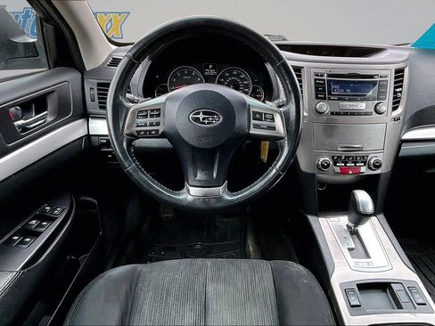 Used 2013 Subaru Outback 2.5i Premium AWD/4WD image 8