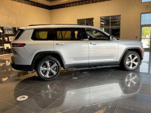 Used 2021 Jeep Grand Cherokee L Limited w/ Trailer Tow Group (B) AWD/4WD image 7