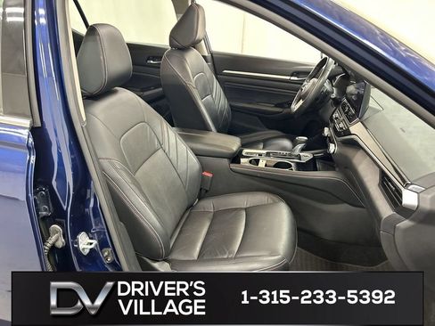 Used 2023 Nissan Altima 2.5 SR w/ SR Premium Package AWD/4WD image 24
