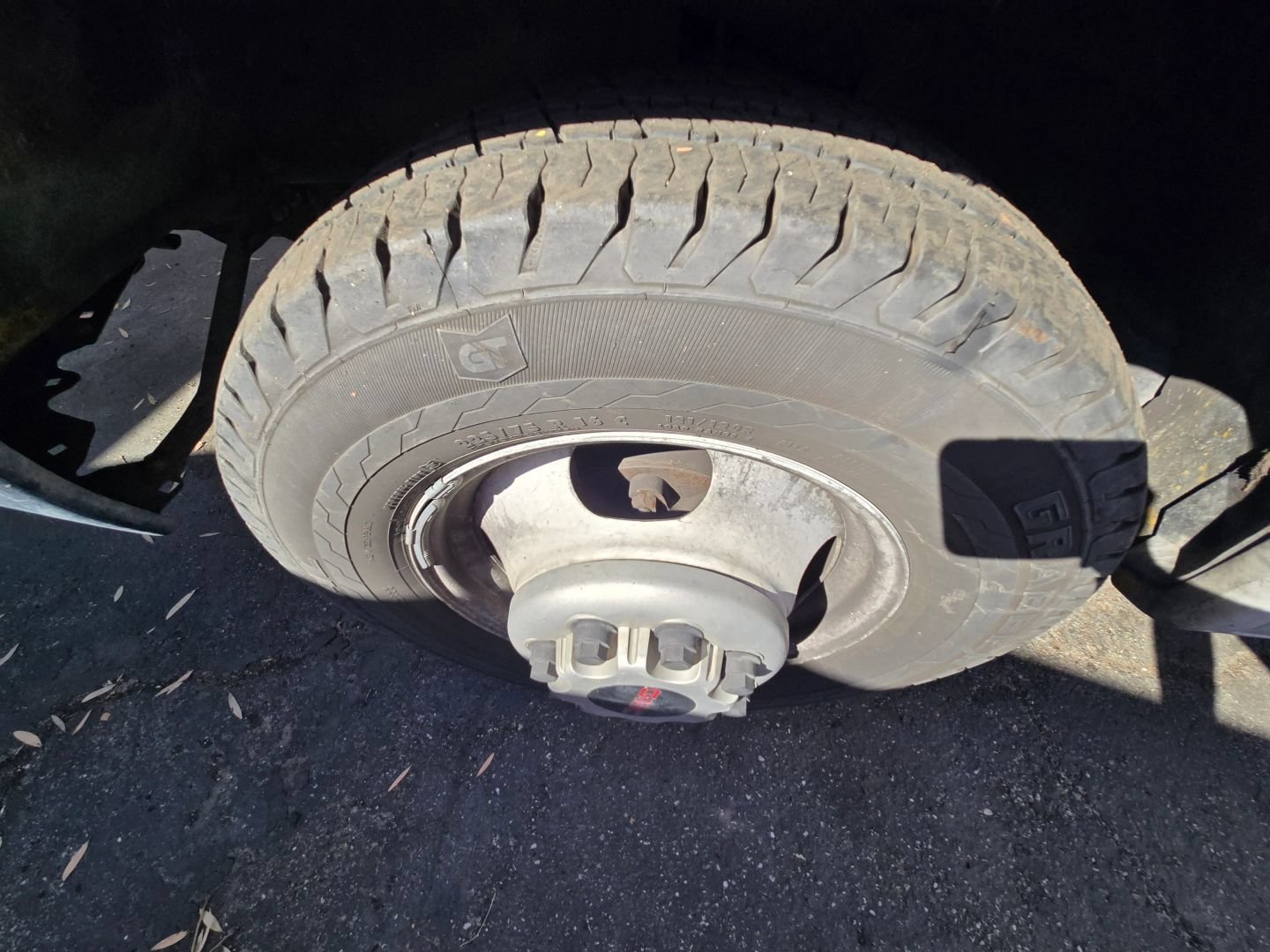 Used 2012 GMC Savana 3500 RWD image 17