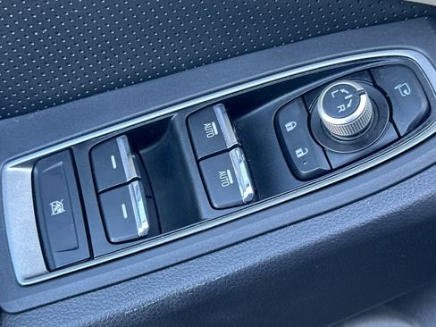 Used 2024 Subaru Ascent Limited w/ Technology Package image 12