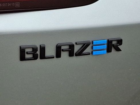Used 2025 Chevrolet Blazer EV RS image 33