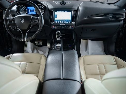 Used 2018 Maserati Levante S GranSport image 28