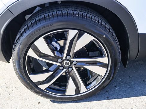 New 2026 Volvo XC40 B5 Ultra w/ Climate Package AWD/4WD image 14