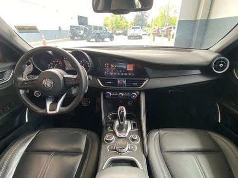 Used 2022 Alfa Romeo Giulia Sprint image 17