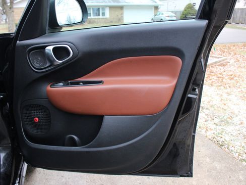 Used 2014 FIAT 500L Trekking w/ Popular Equipment Group image 37