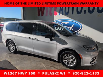 Used 2024 Chrysler Pacifica Touring-L