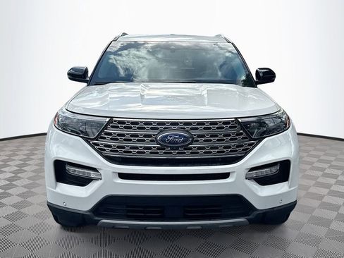 Used 2022 Ford Explorer Limited w/ Equipment Group 301A RWD image 2