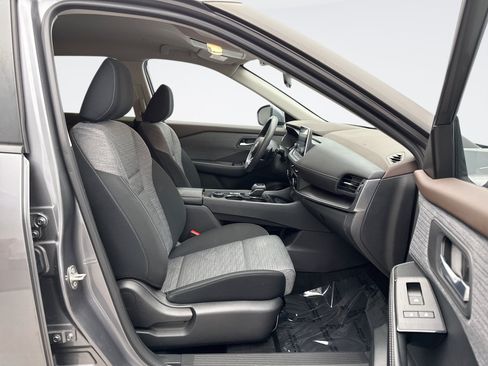 Used 2023 Nissan Rogue SV AWD/4WD image 18