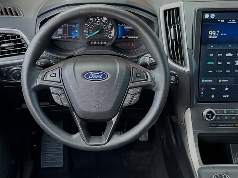 New 2024 Ford Edge SE w/ Black Appearance Package image 11