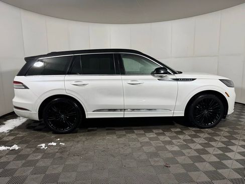 Certified 2025 Lincoln Aviator Black Label image 6