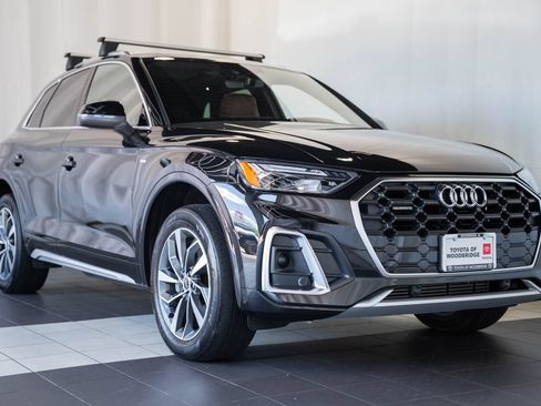 Used 2023 Audi Q5 2.0T Premium w/ Convenience Package AWD/4WD image 1